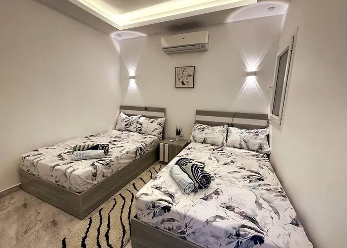 شقة 2 Bed Flat - Sleeps 6 - Pool - Parking - Wifi *