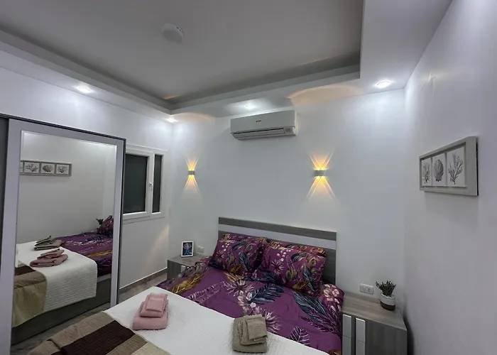 شقة 2 Bed Flat - Sleeps 6 - Pool - Parking - Wifi الغردقة